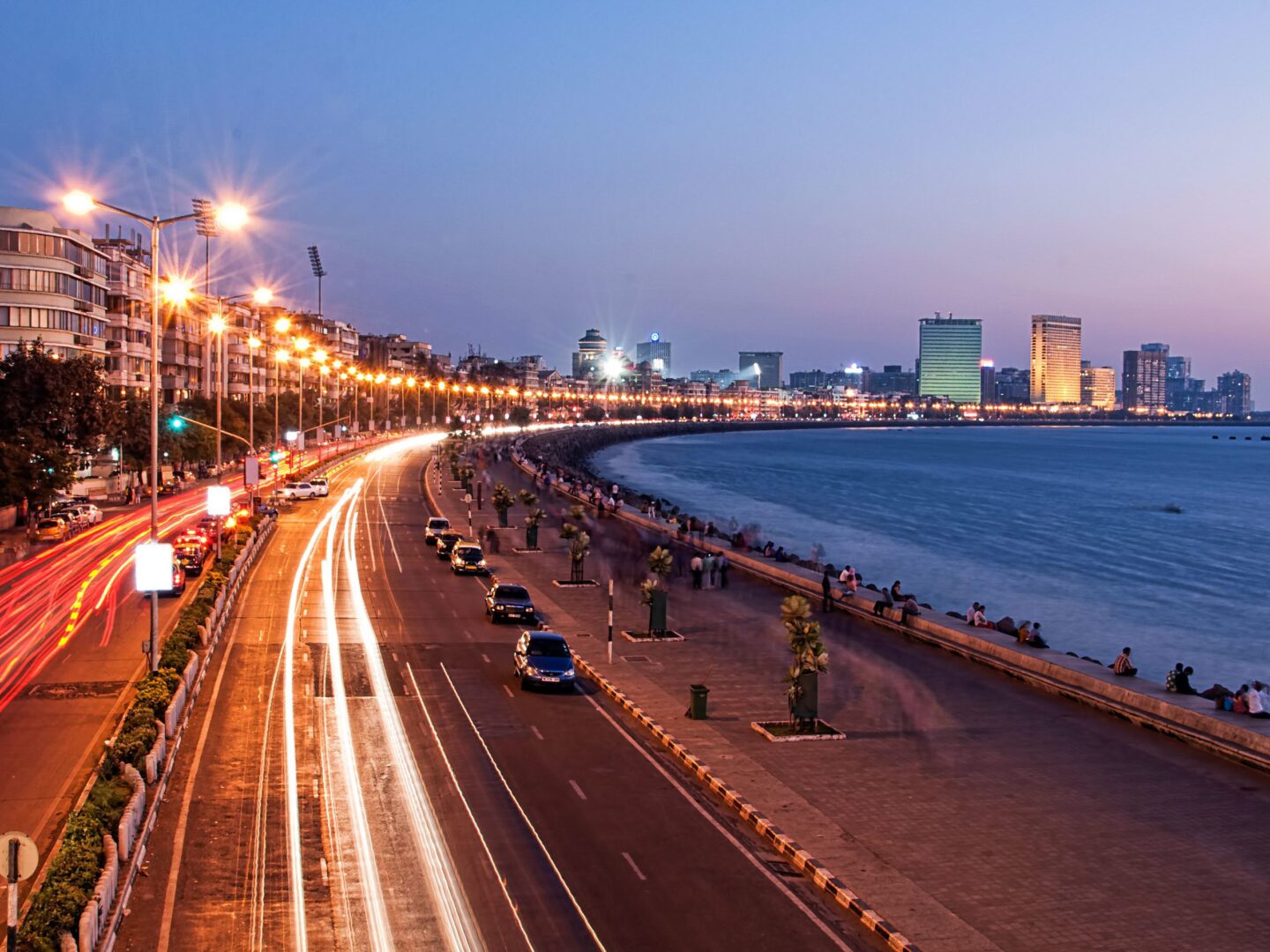 Marine Drive - Places to Visit in Mumbai